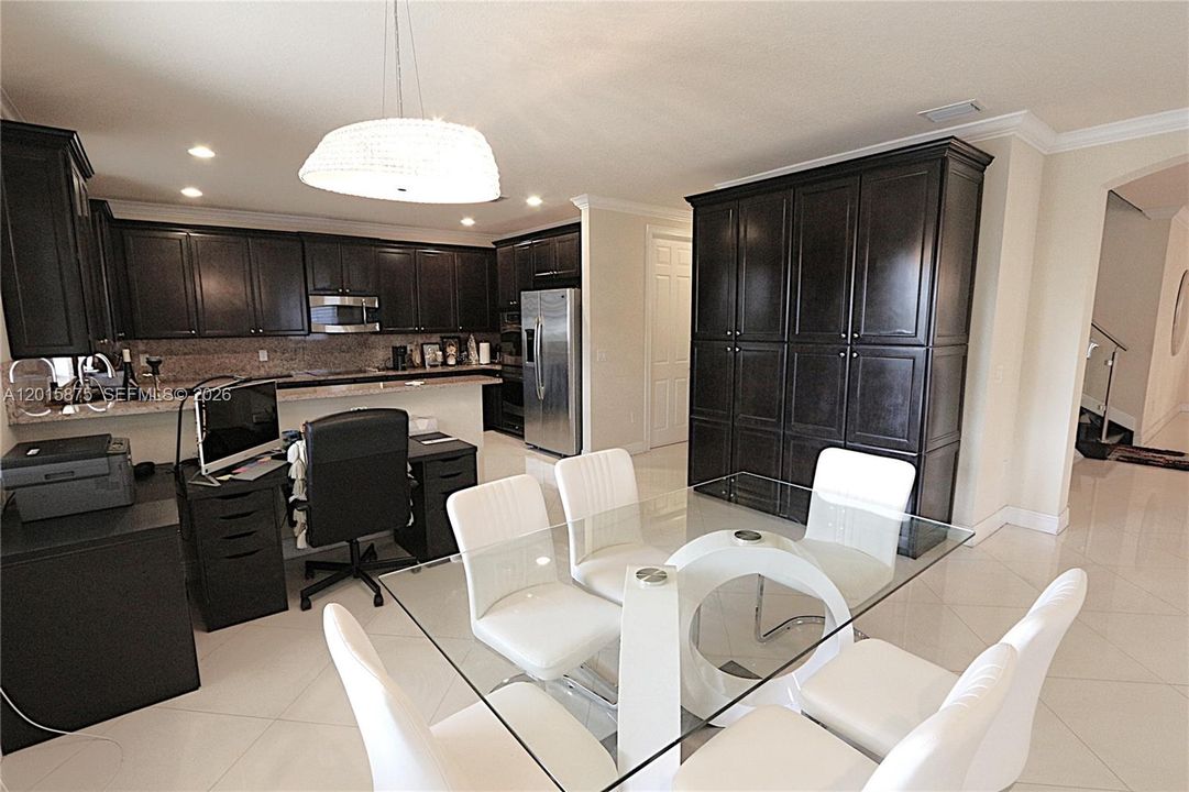 For Sale: $1,290,000 (4 beds, 4 baths, 3128 Square Feet)
