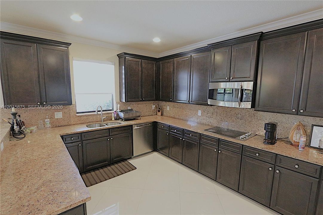 For Sale: $1,290,000 (4 beds, 4 baths, 3128 Square Feet)