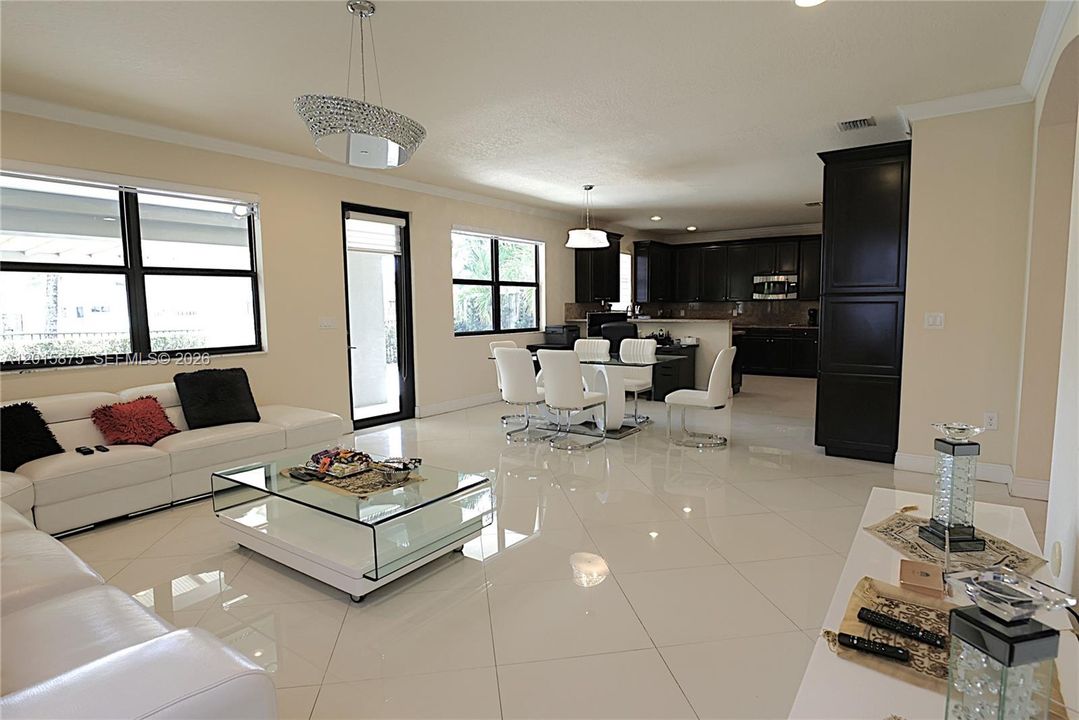 For Sale: $1,290,000 (4 beds, 4 baths, 3128 Square Feet)