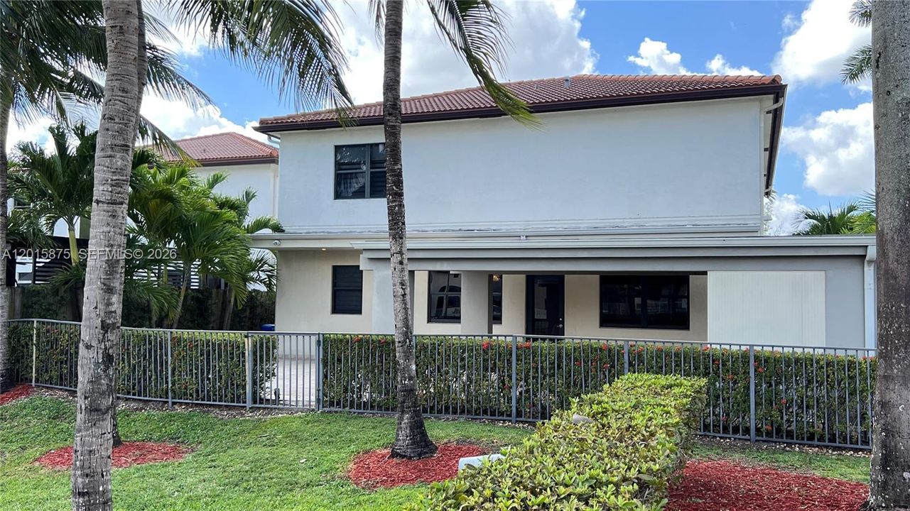 For Sale: $1,290,000 (4 beds, 4 baths, 3128 Square Feet)