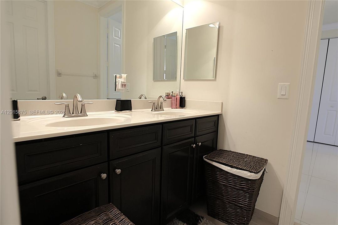 For Sale: $1,290,000 (4 beds, 4 baths, 3128 Square Feet)