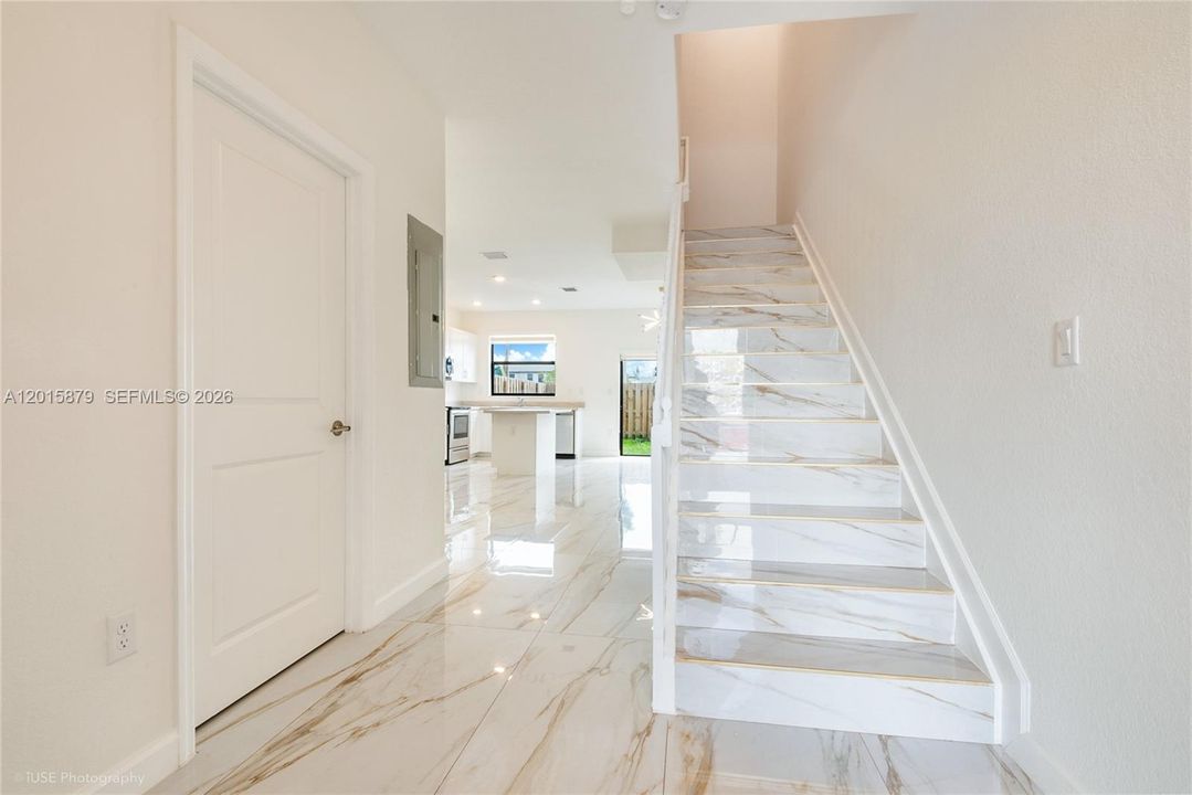 For Rent: $3,300 (3 beds, 3 baths, 1328 Square Feet)