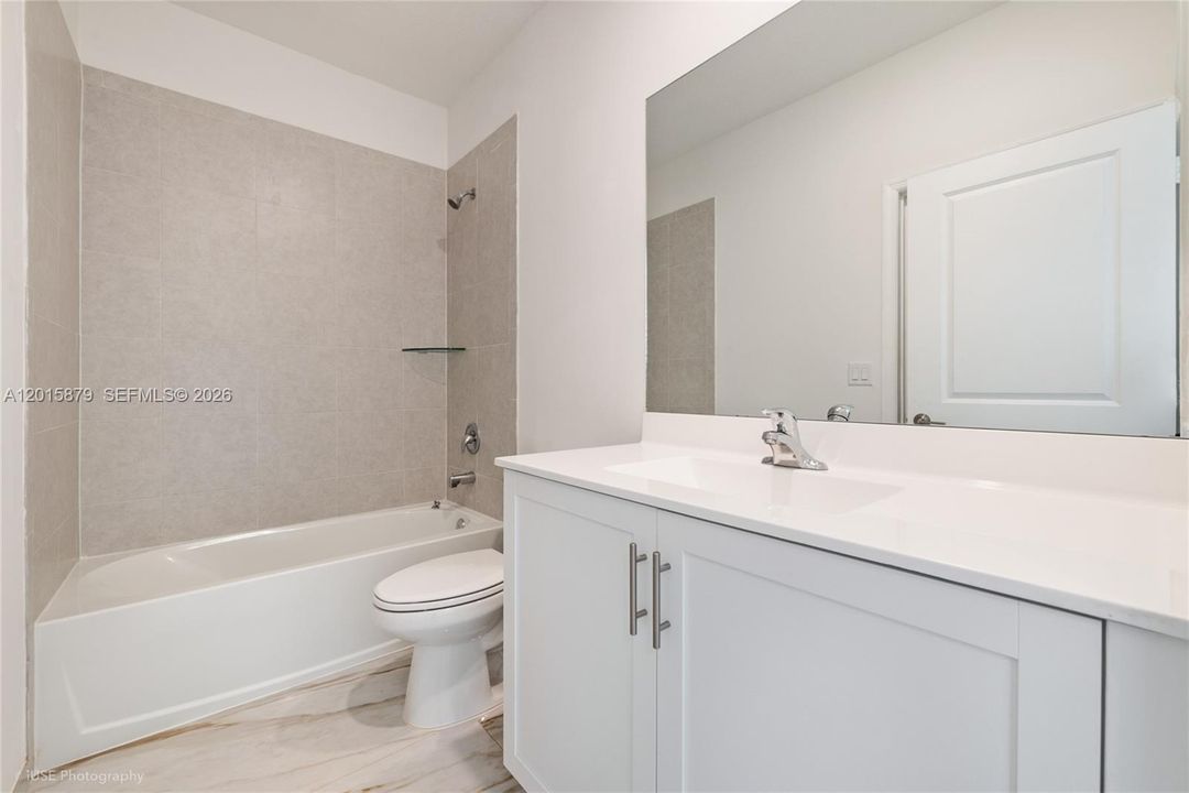 For Rent: $3,300 (3 beds, 3 baths, 1328 Square Feet)