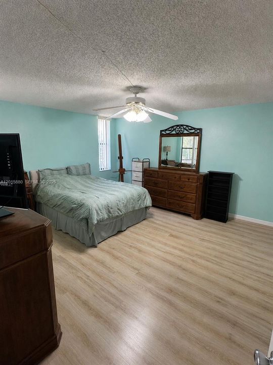 En Venta: $195,000 (2 camas, 2 baños, 1370 Pies cuadrados)