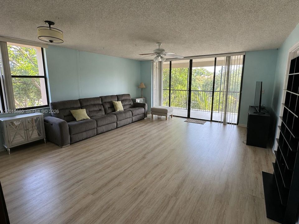 En Venta: $195,000 (2 camas, 2 baños, 1370 Pies cuadrados)