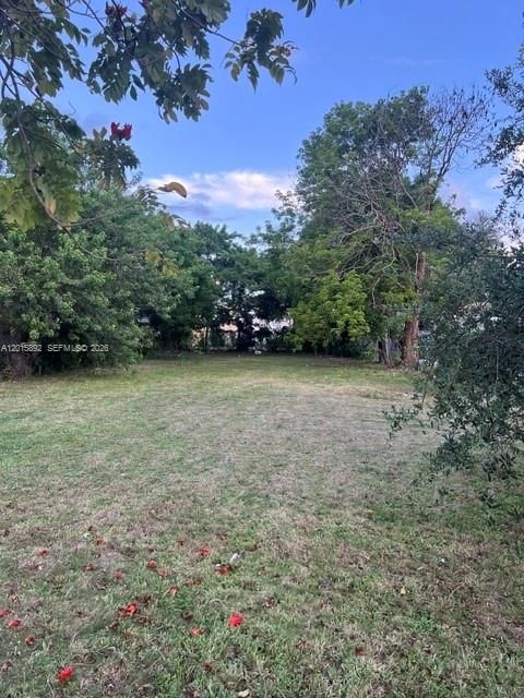For Sale: $725,000 (7,500 sqft)