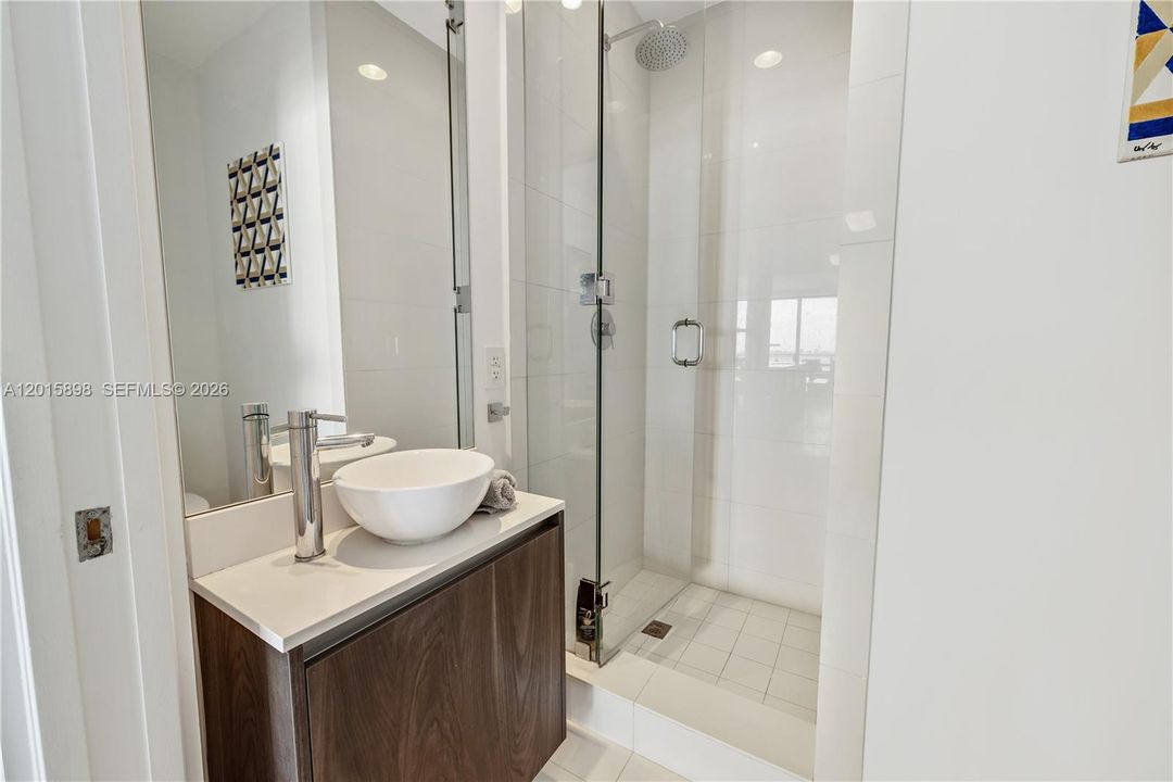 En Venta: $795,000 (1 camas, 2 baños, 940 Pies cuadrados)