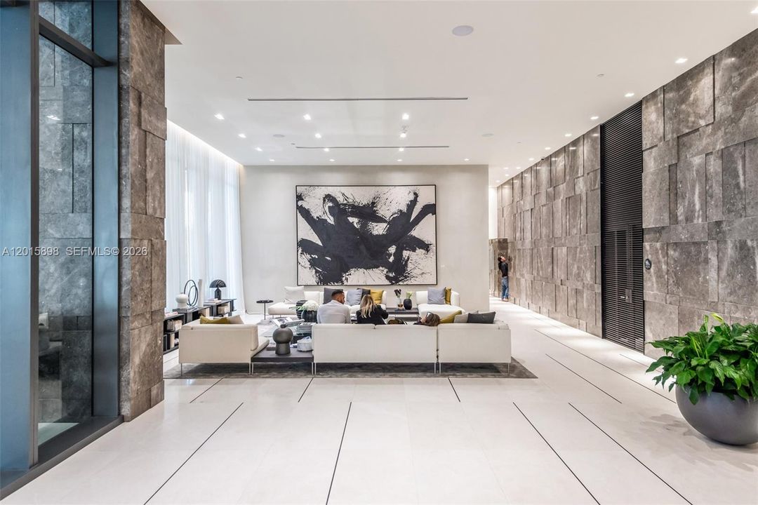 En Venta: $795,000 (1 camas, 2 baños, 940 Pies cuadrados)