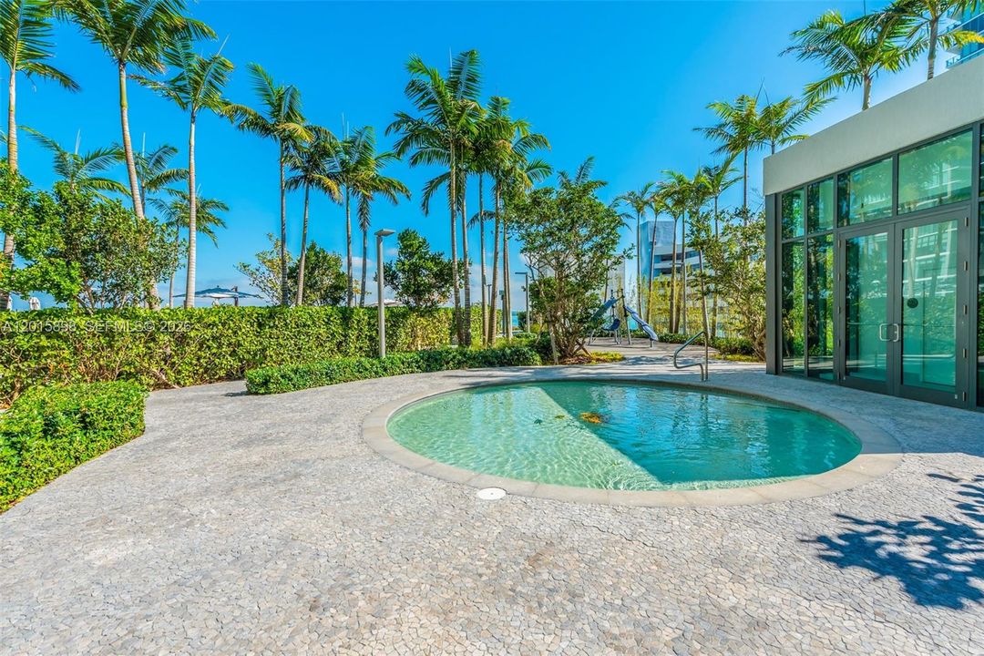 En Venta: $795,000 (1 camas, 2 baños, 940 Pies cuadrados)