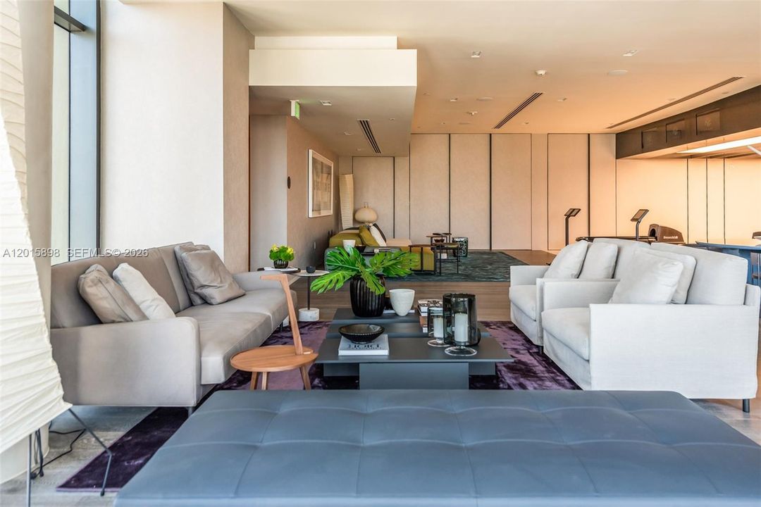 En Venta: $795,000 (1 camas, 2 baños, 940 Pies cuadrados)