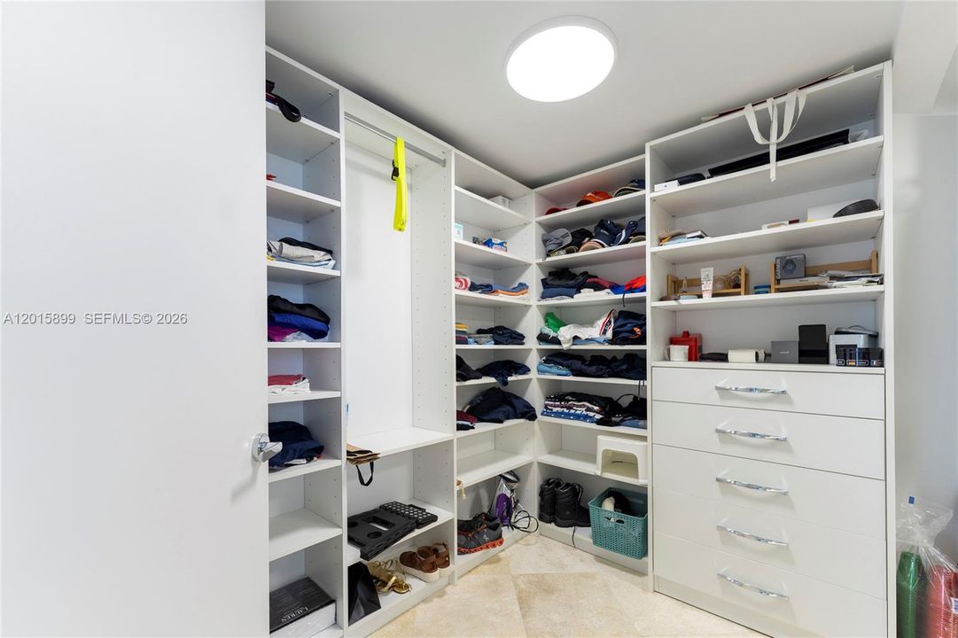 В аренду: $14,500 (3 спален, 4 ванн, 2665 Квадратных фут)