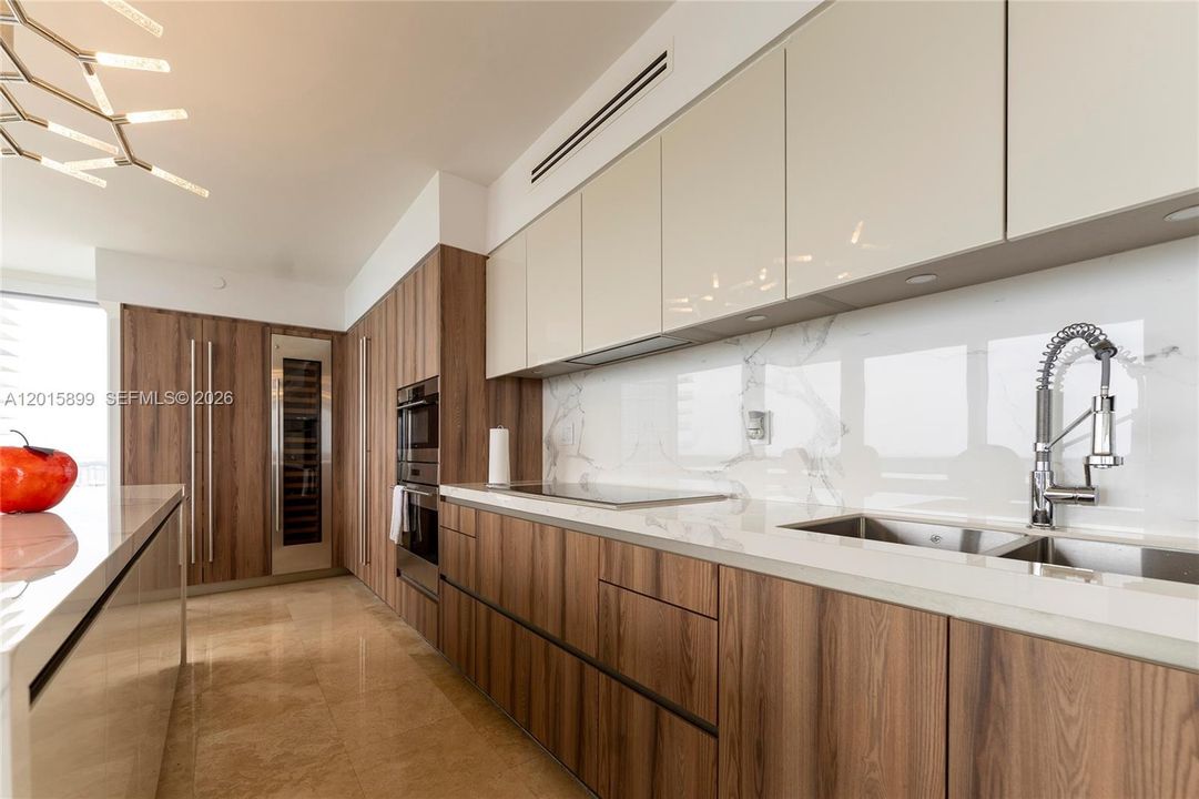 В аренду: $14,500 (3 спален, 4 ванн, 2665 Квадратных фут)