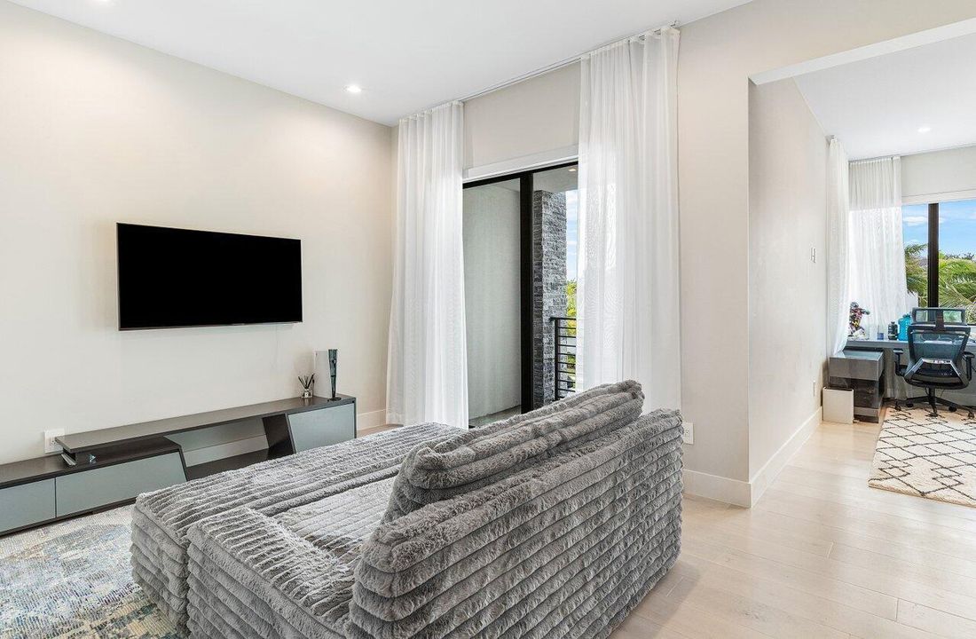 037-9625VescovatoWay-BocaRaton-FL-33496-