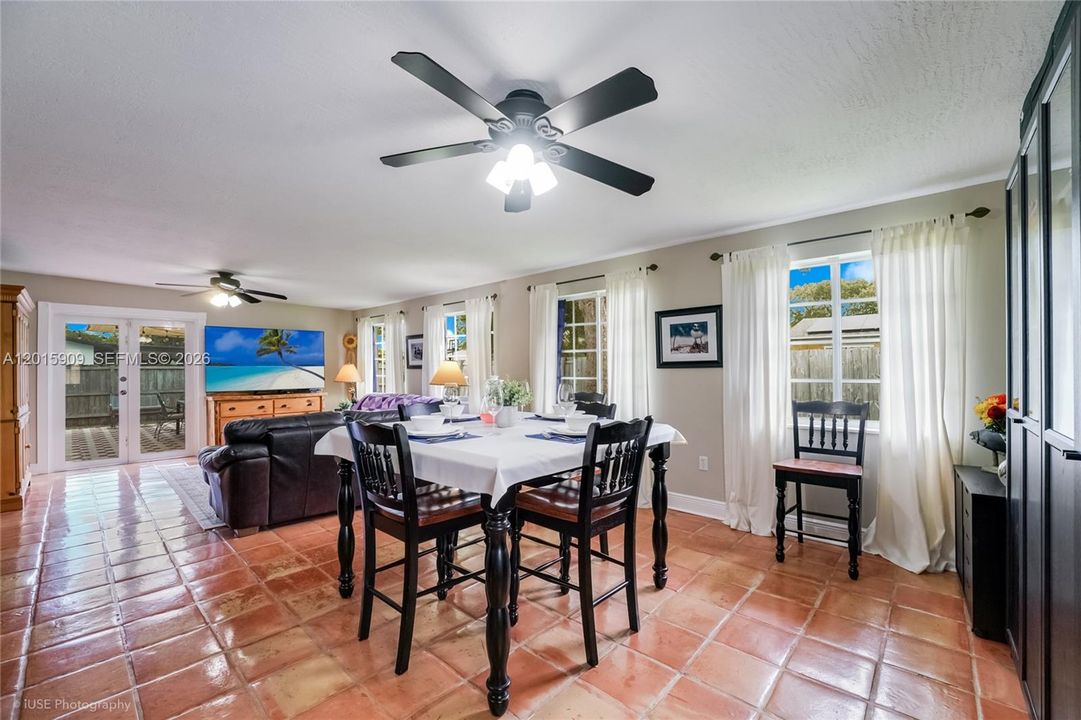 For Sale: $809,000 (3 beds, 2 baths, 1823 Square Feet)