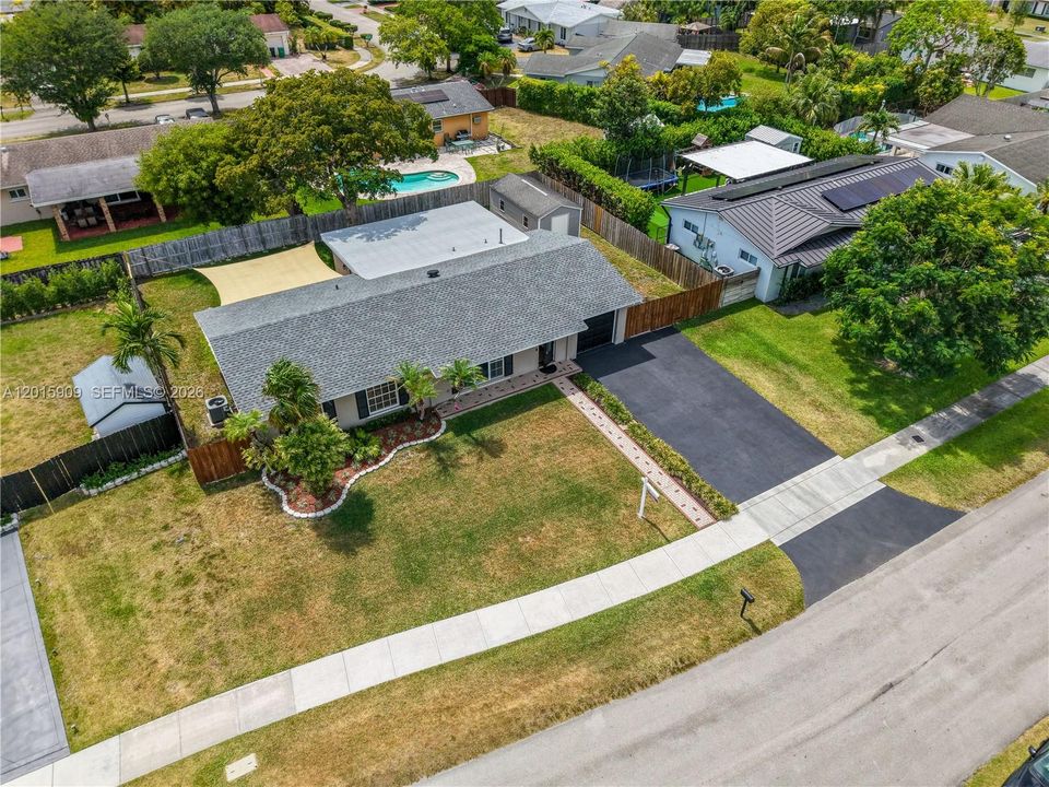 For Sale: $809,000 (3 beds, 2 baths, 1823 Square Feet)