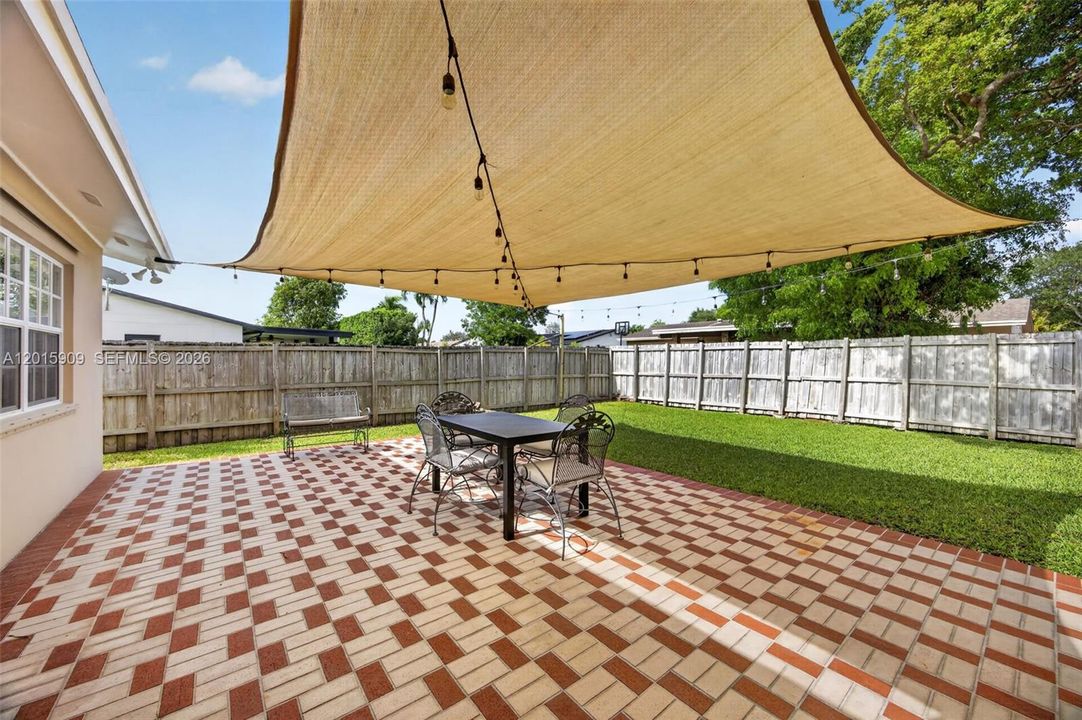 For Sale: $809,000 (3 beds, 2 baths, 1823 Square Feet)