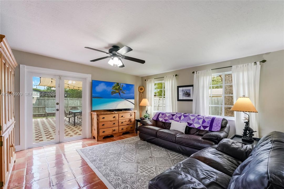 For Sale: $809,000 (3 beds, 2 baths, 1823 Square Feet)
