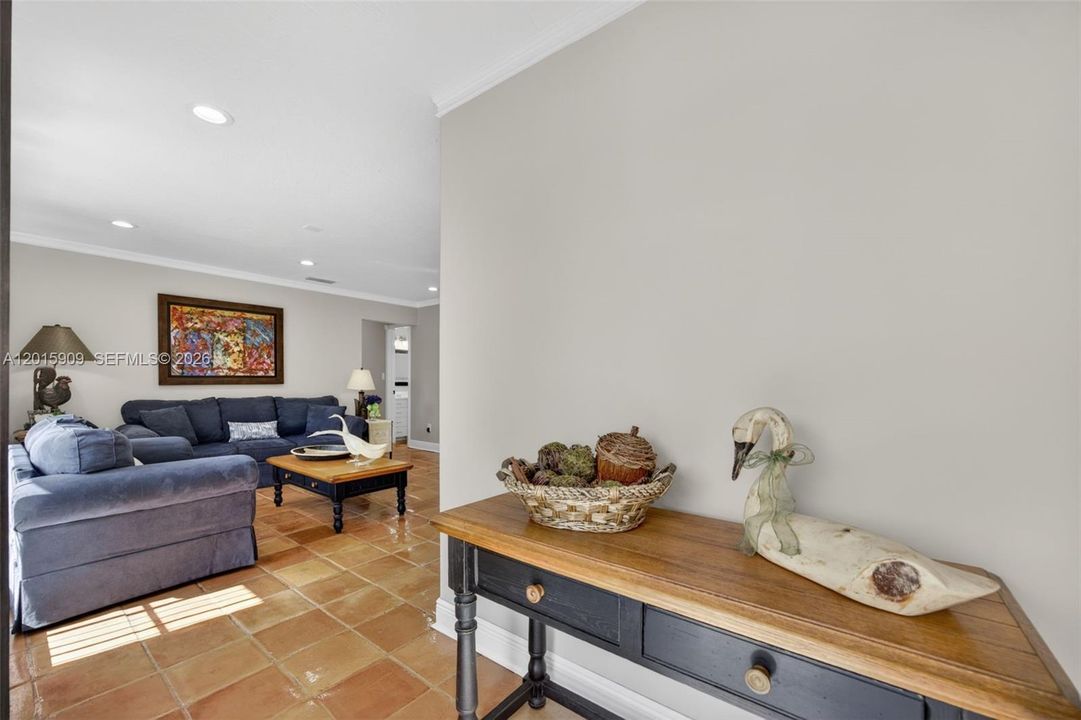 For Sale: $809,000 (3 beds, 2 baths, 1823 Square Feet)