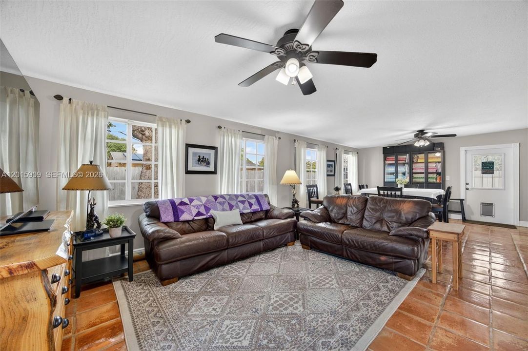 For Sale: $809,000 (3 beds, 2 baths, 1823 Square Feet)