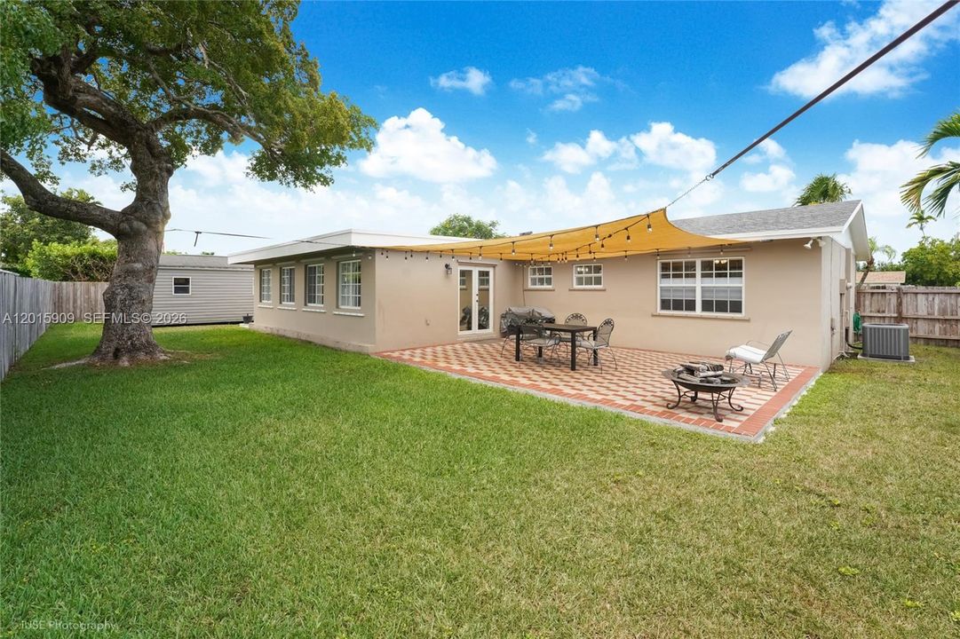 For Sale: $809,000 (3 beds, 2 baths, 1823 Square Feet)