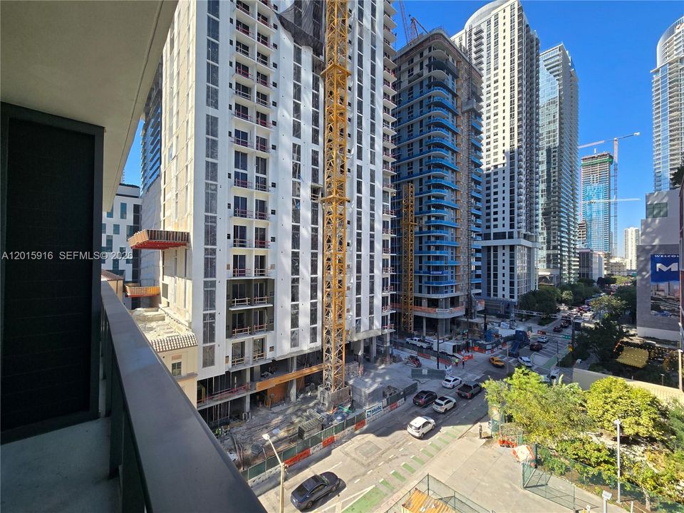 For Sale: $390,000 (0 beds, 1 baths, 402 Square Feet)