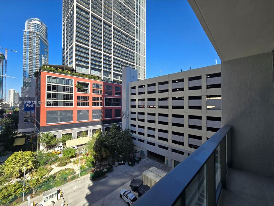 For Sale: $390,000 (0 beds, 1 baths, 402 Square Feet)