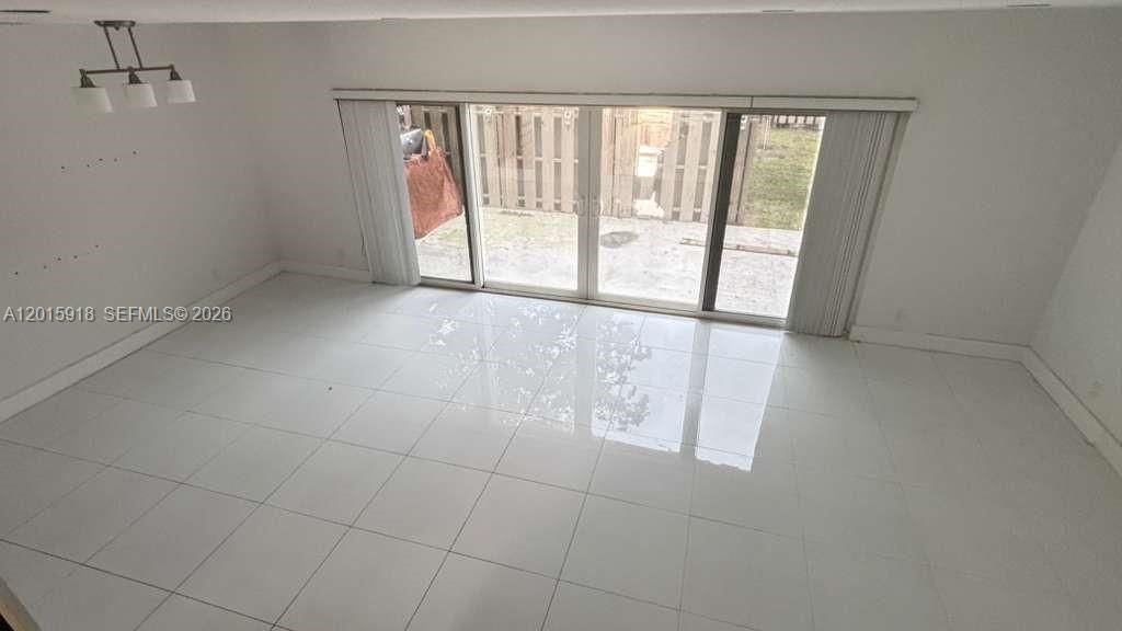 En Venta: $230,000 (3 camas, 2 baños, 1690 Pies cuadrados)