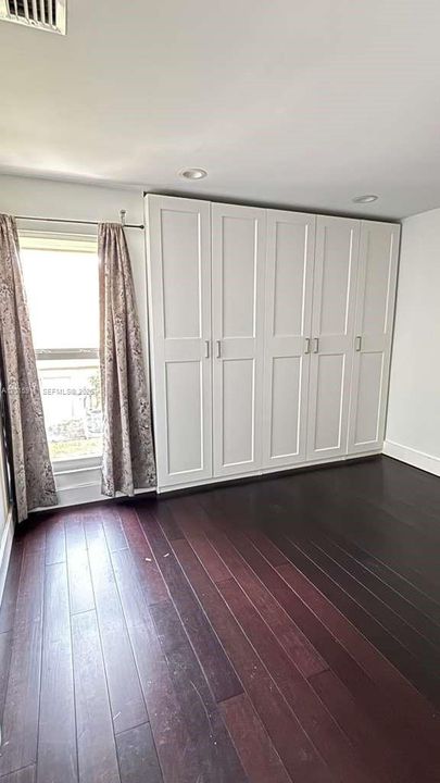 En Venta: $230,000 (3 camas, 2 baños, 1690 Pies cuadrados)