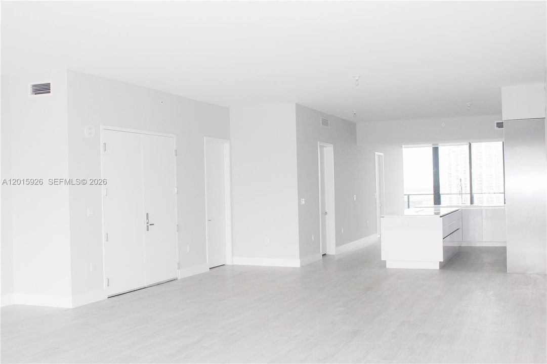 В аренду: $22,000 (4 спален, 5 ванн, 3613 Квадратных фут)