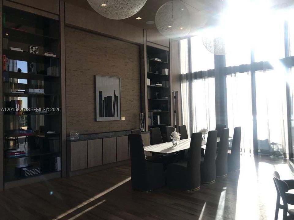 В аренду: $22,000 (4 спален, 5 ванн, 3613 Квадратных фут)