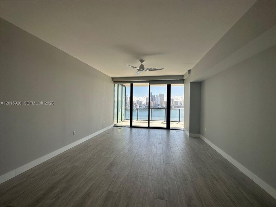 В аренду: $22,000 (4 спален, 5 ванн, 3613 Квадратных фут)