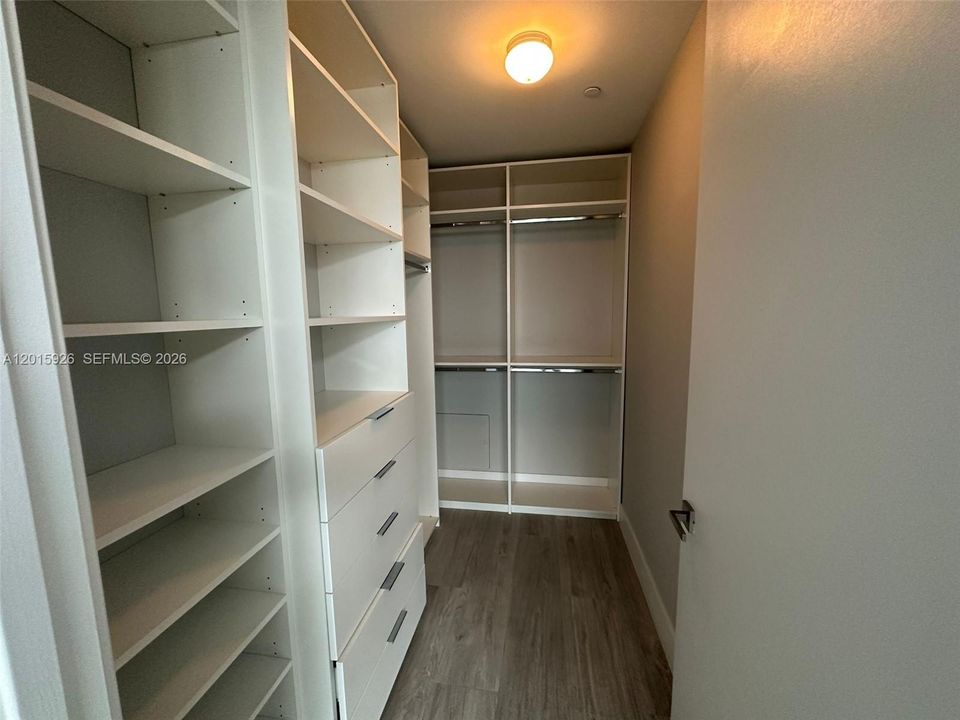 В аренду: $22,000 (4 спален, 5 ванн, 3613 Квадратных фут)
