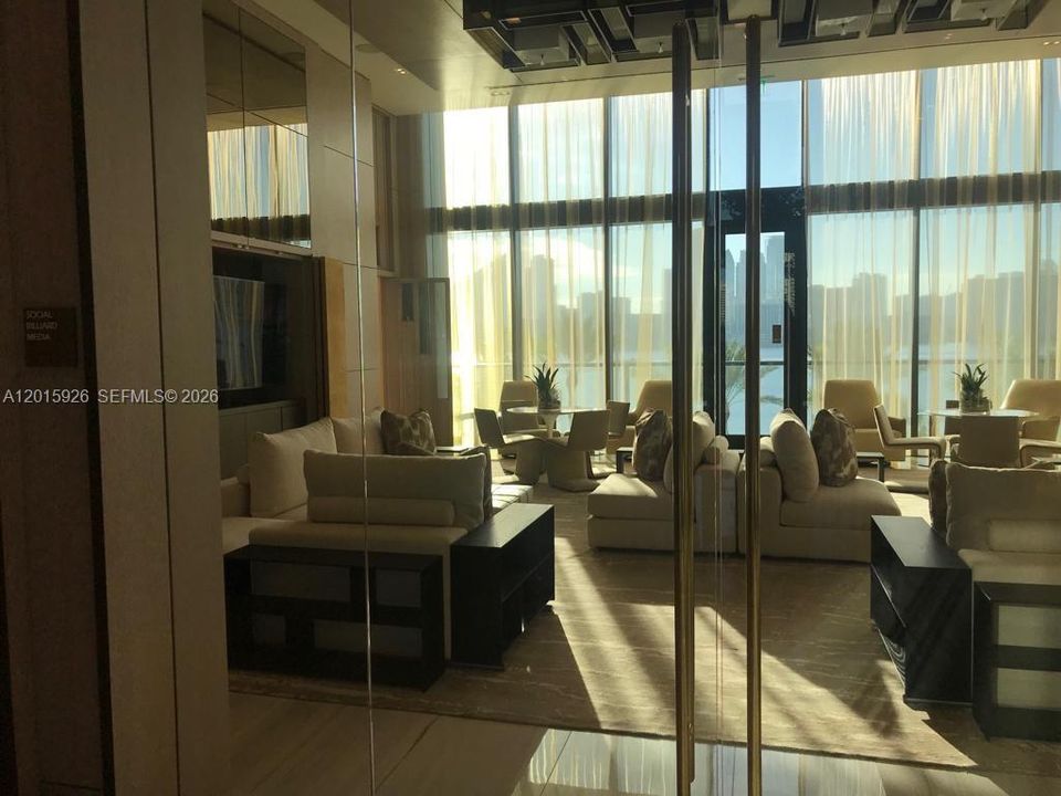 В аренду: $22,000 (4 спален, 5 ванн, 3613 Квадратных фут)