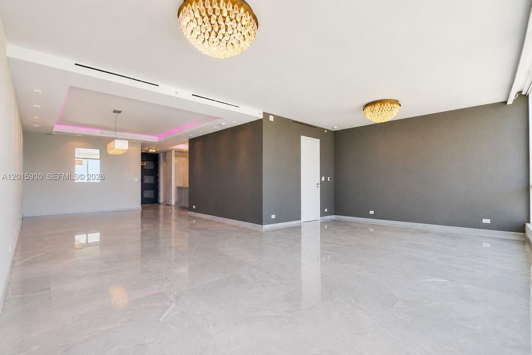 For Rent: $23,000 (1 beds, 2 baths, 1870 Square Feet)
