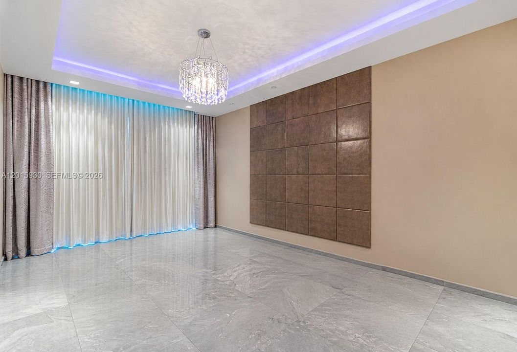For Rent: $23,000 (1 beds, 2 baths, 1870 Square Feet)