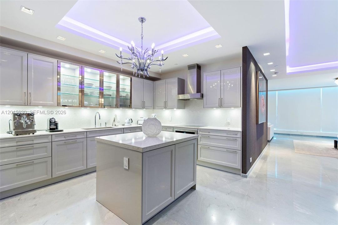 For Rent: $23,000 (1 beds, 2 baths, 1870 Square Feet)