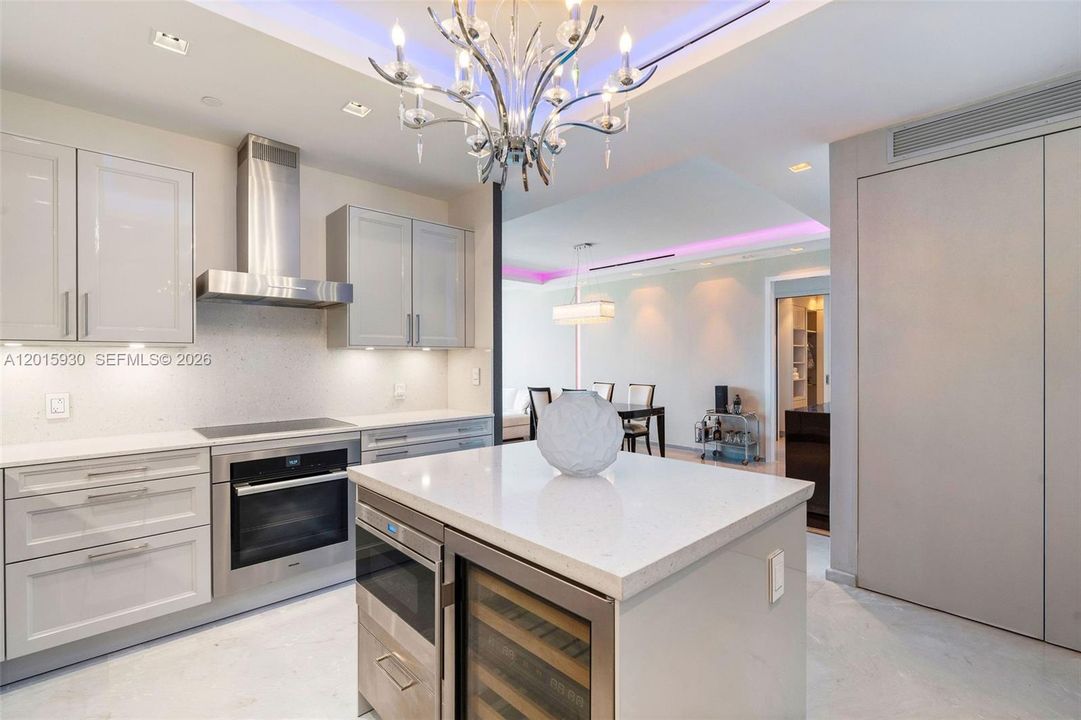For Rent: $23,000 (1 beds, 2 baths, 1870 Square Feet)