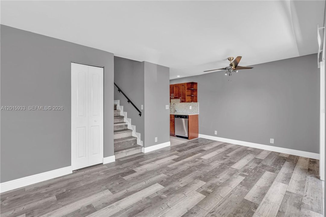 En Venta: $279,900 (2 camas, 2 baños, 1200 Pies cuadrados)
