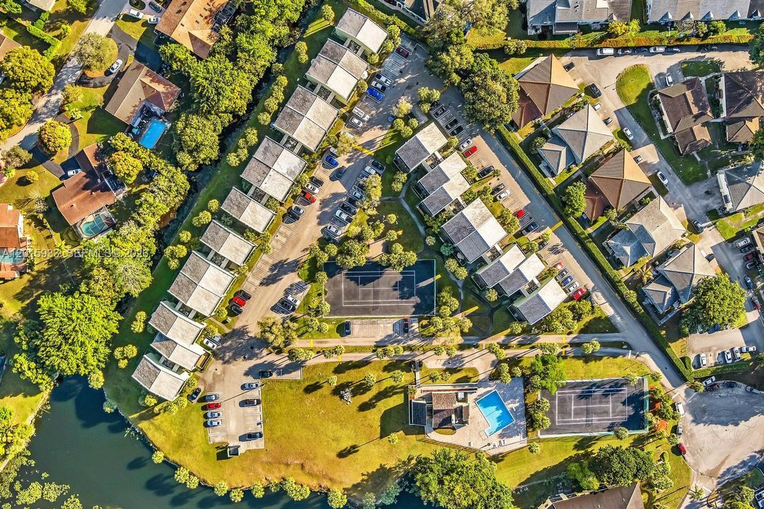 En Venta: $279,900 (2 camas, 2 baños, 1200 Pies cuadrados)