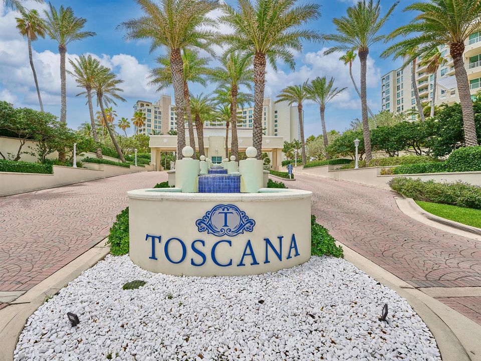 Entrance to Toscana