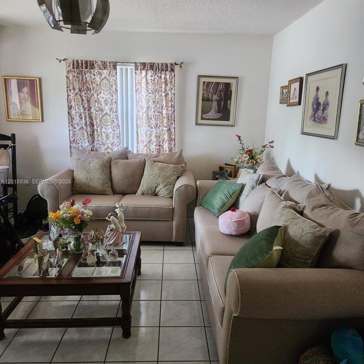 Active With Contract: $3,695 (3 beds, 2 baths, 1704 Square Feet)