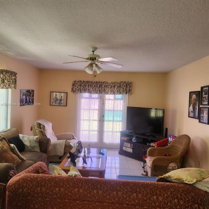 Active With Contract: $3,695 (3 beds, 2 baths, 1704 Square Feet)