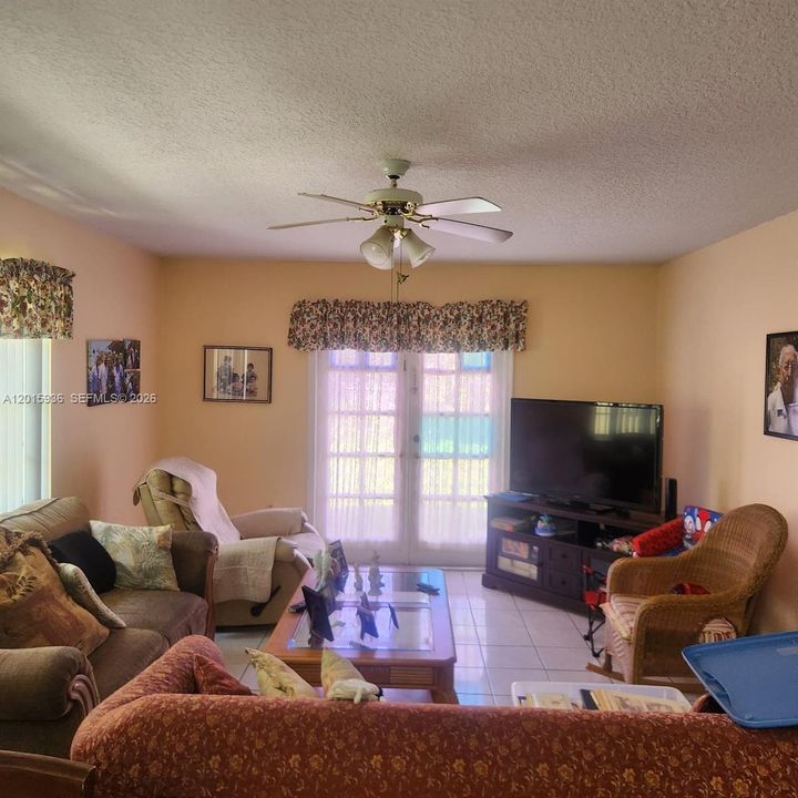 Active With Contract: $3,695 (3 beds, 2 baths, 1704 Square Feet)