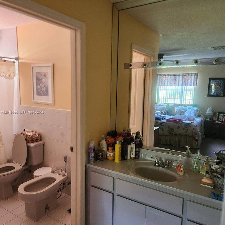 Active With Contract: $3,695 (3 beds, 2 baths, 1704 Square Feet)
