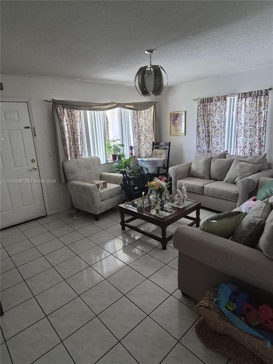 Active With Contract: $3,695 (3 beds, 2 baths, 1704 Square Feet)