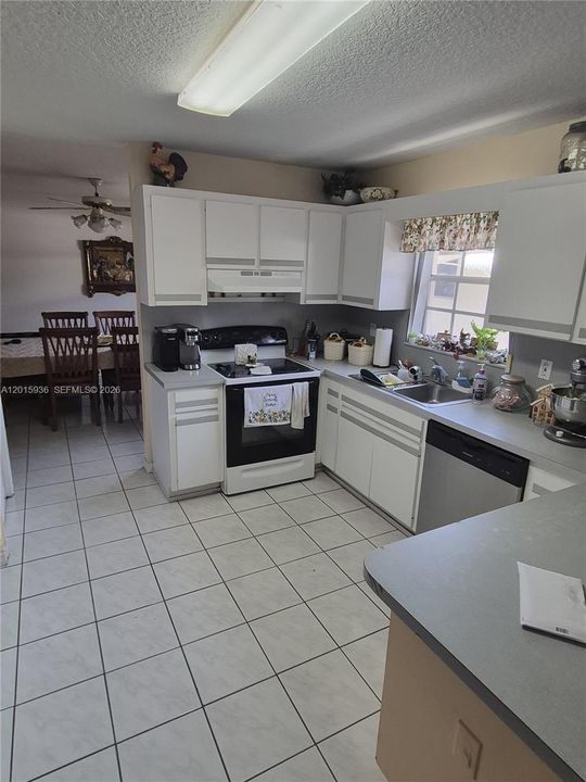 Active With Contract: $3,695 (3 beds, 2 baths, 1704 Square Feet)