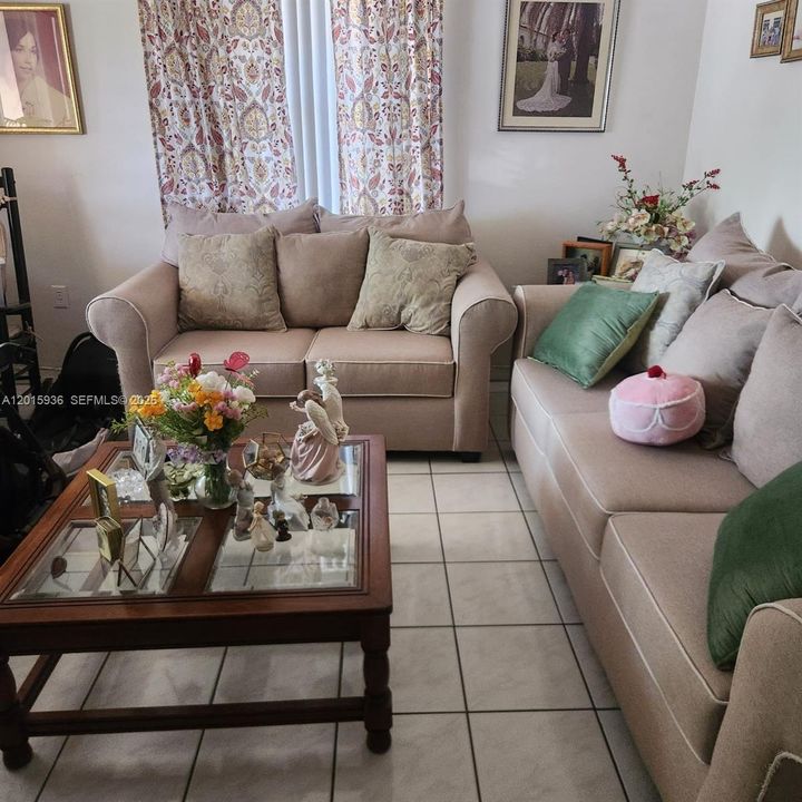 Active With Contract: $3,695 (3 beds, 2 baths, 1704 Square Feet)