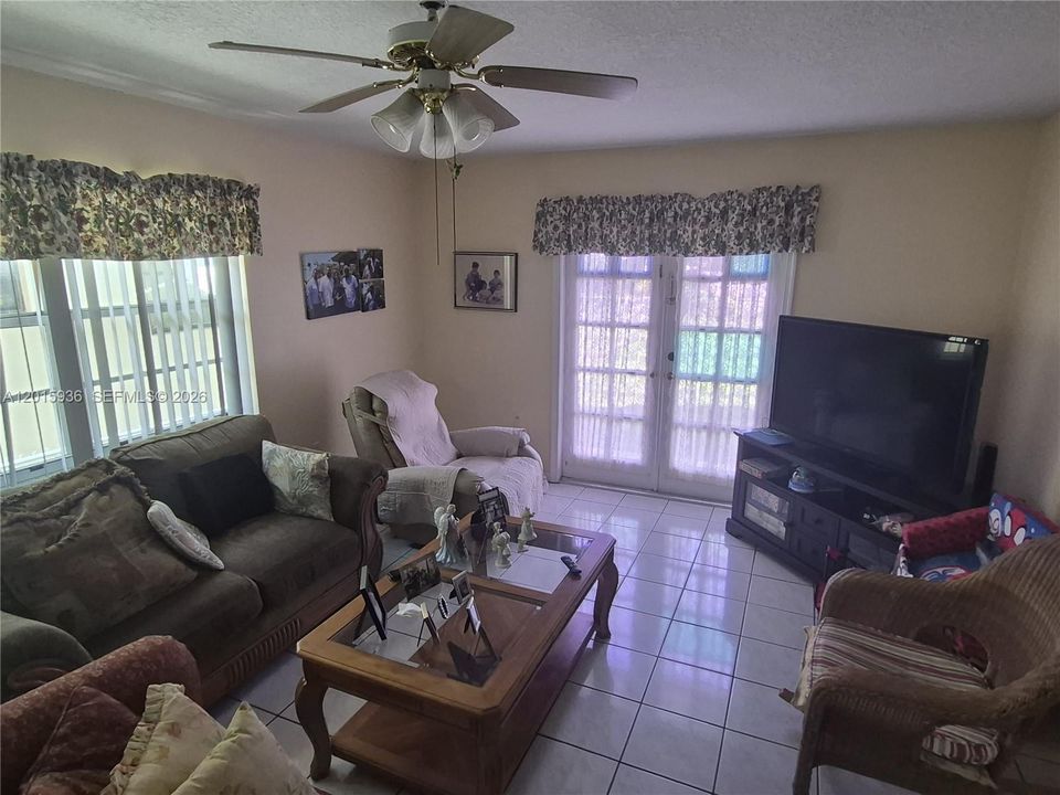 Active With Contract: $3,695 (3 beds, 2 baths, 1704 Square Feet)