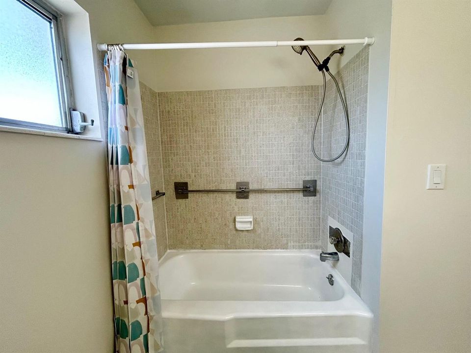 TUB/SHOWER COMBO