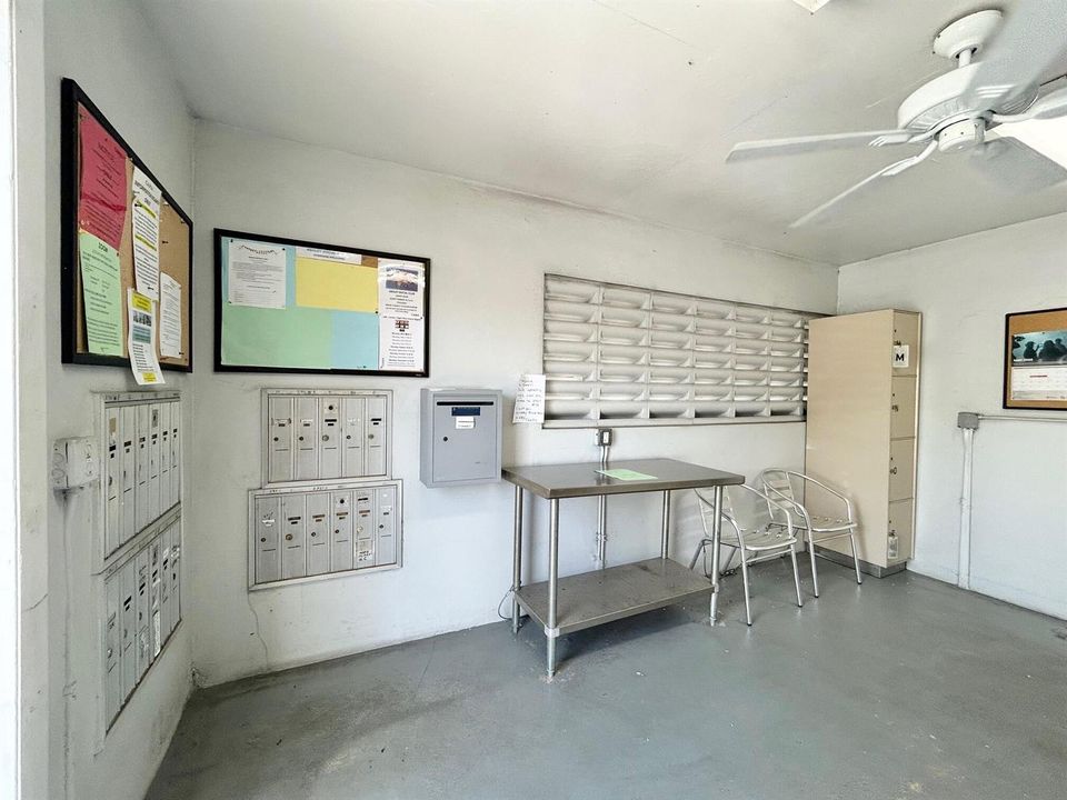 MAILBOXES